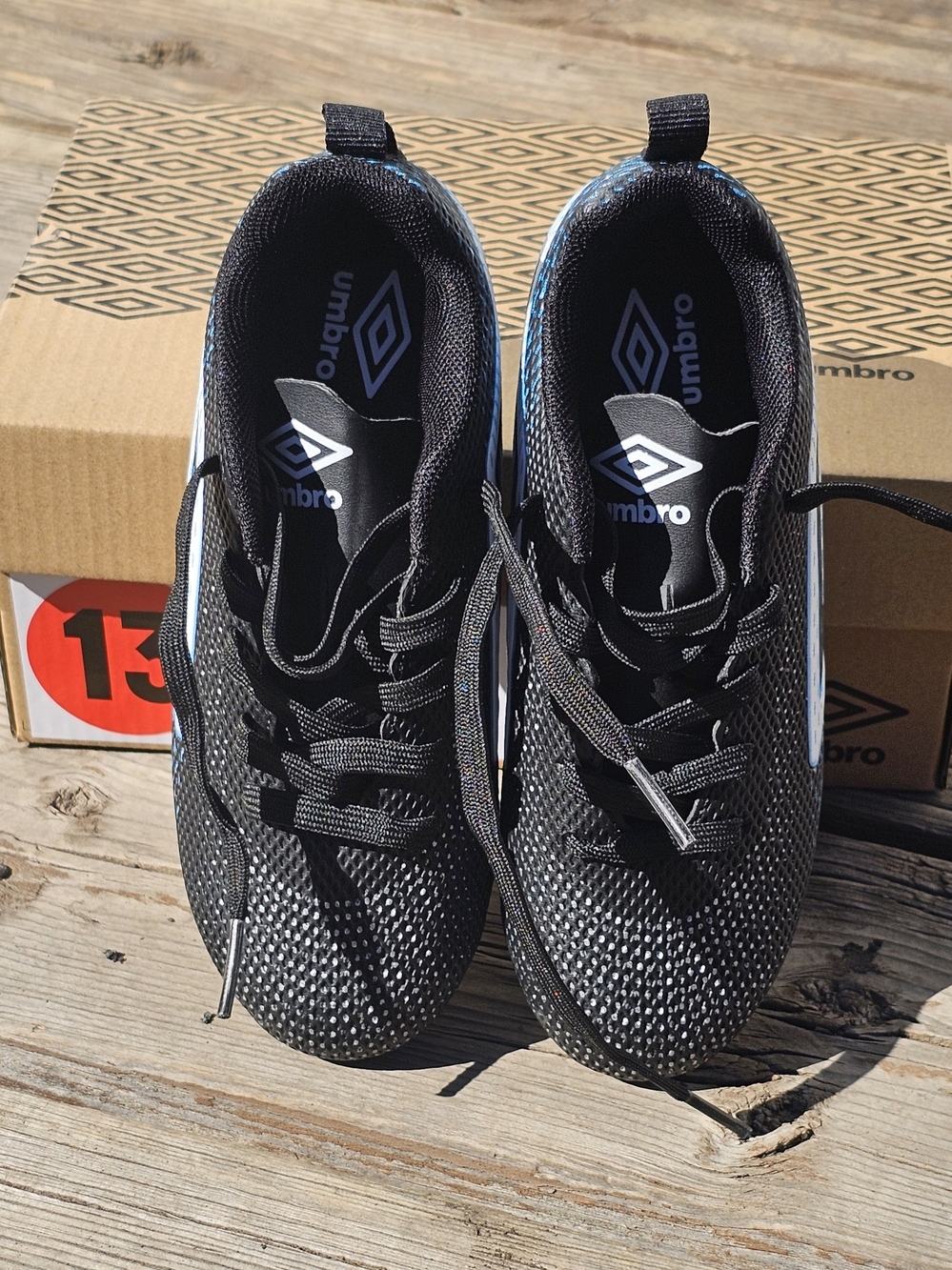Umbro Child's Black Soccer Cleats Shoes with Blue Accents Size 13